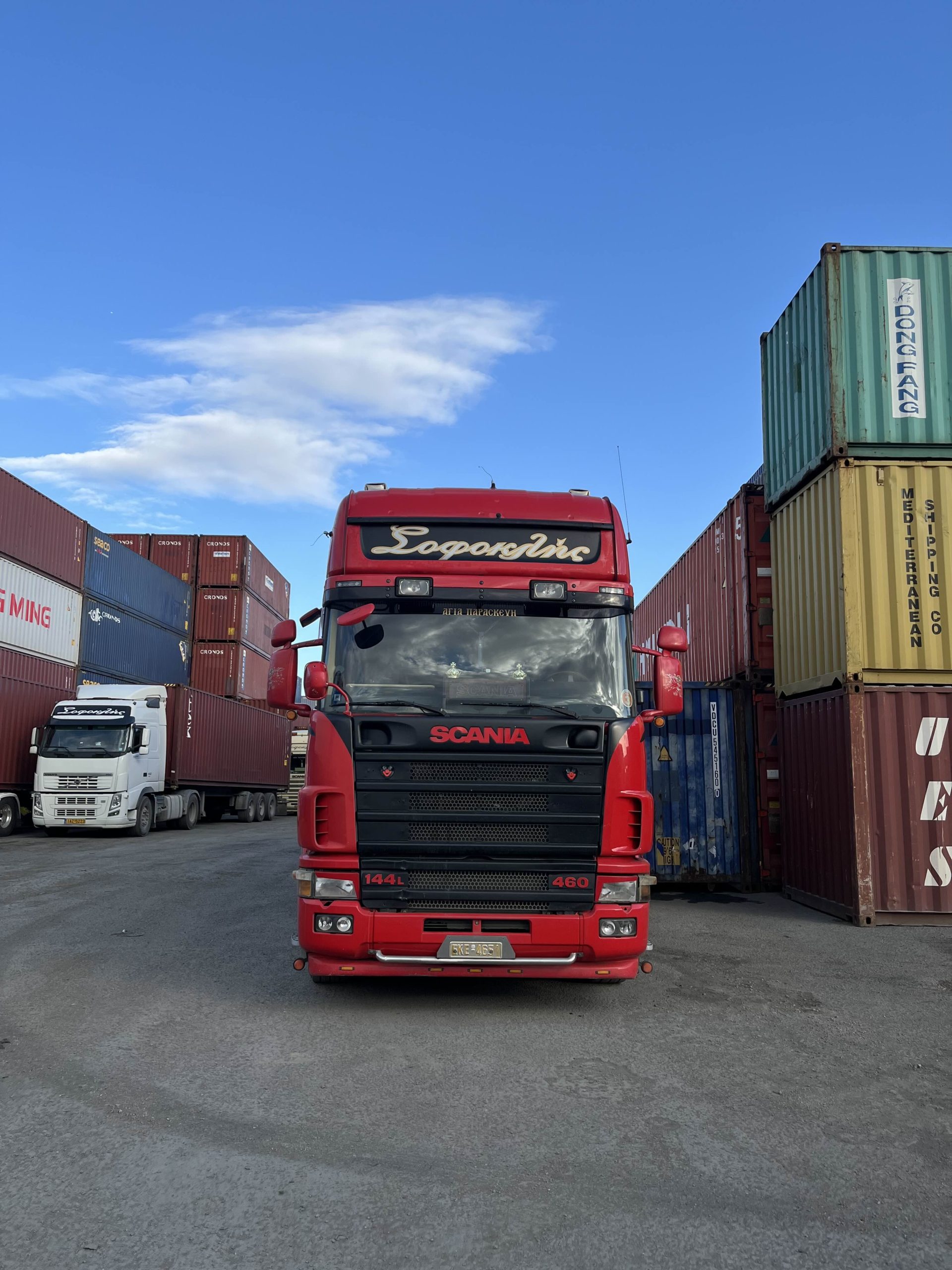 Φορτηγό στον χώρο container
